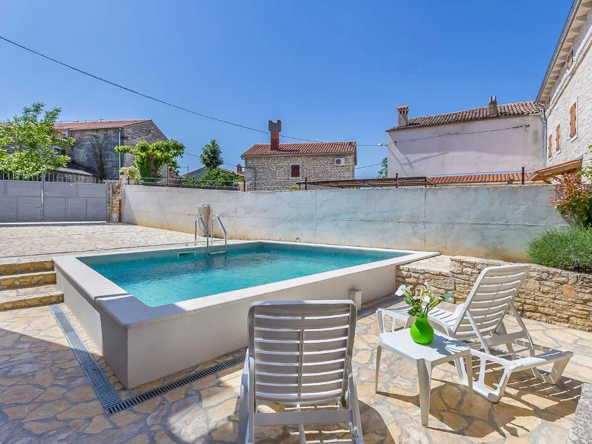 Boutique Villa With Pool In Peresiji