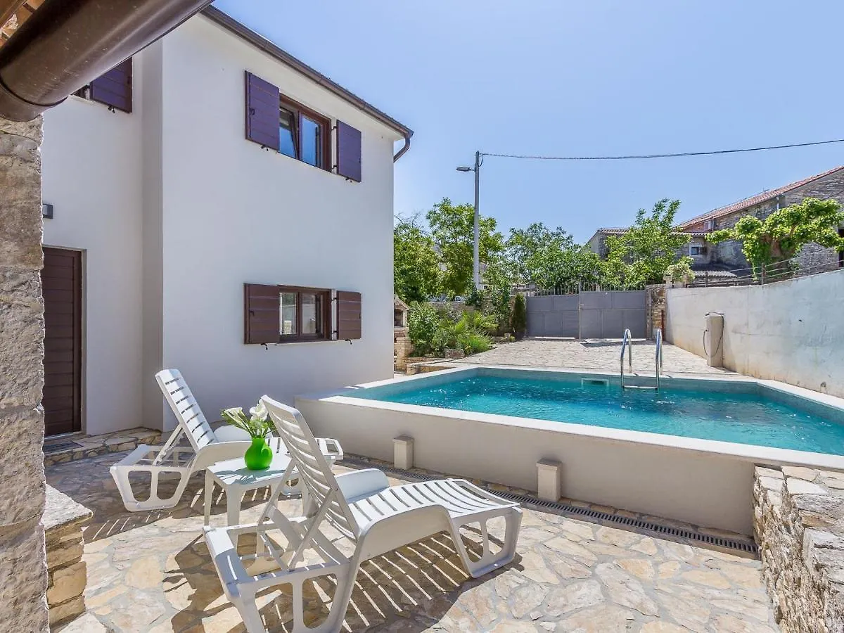 Boutique Villa With Pool In Peresiji 0*,