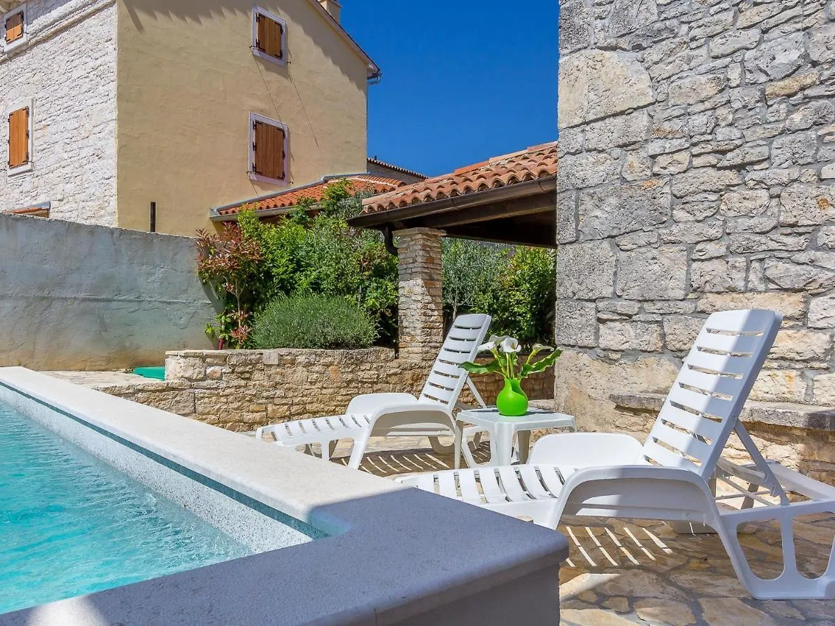 Boutique Villa With Pool In Peresiji