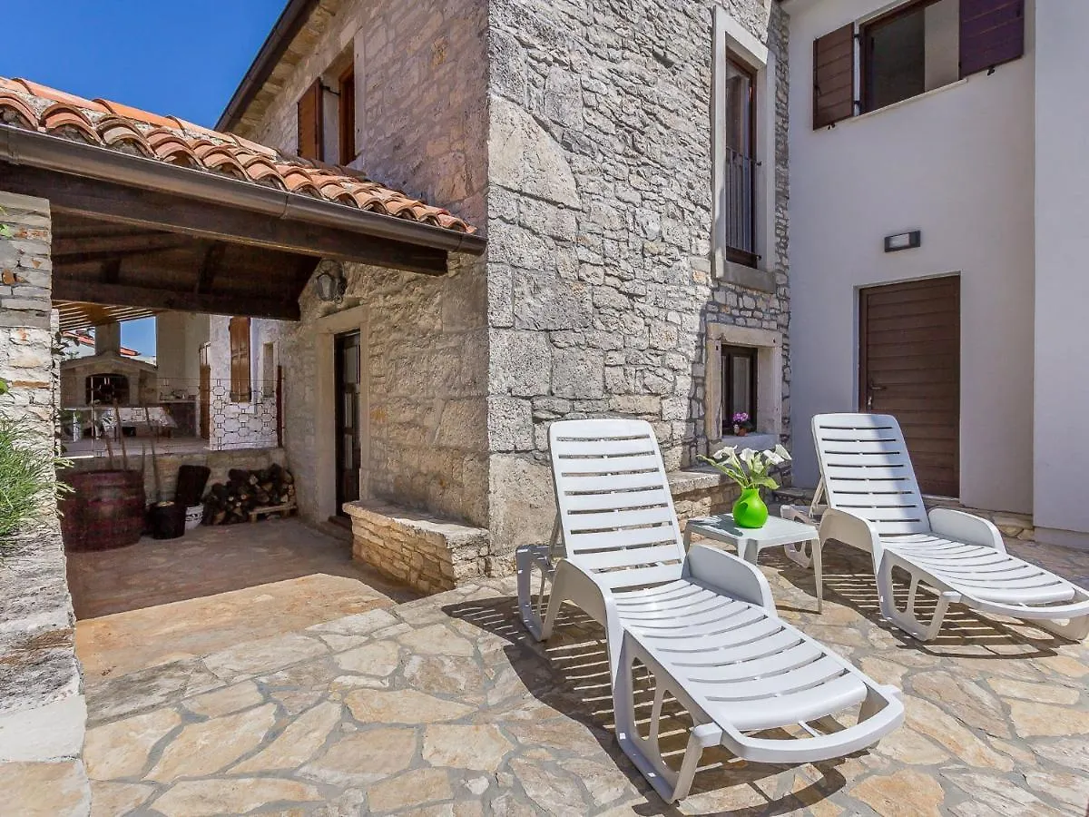 Boutique Villa With Pool In Peresiji